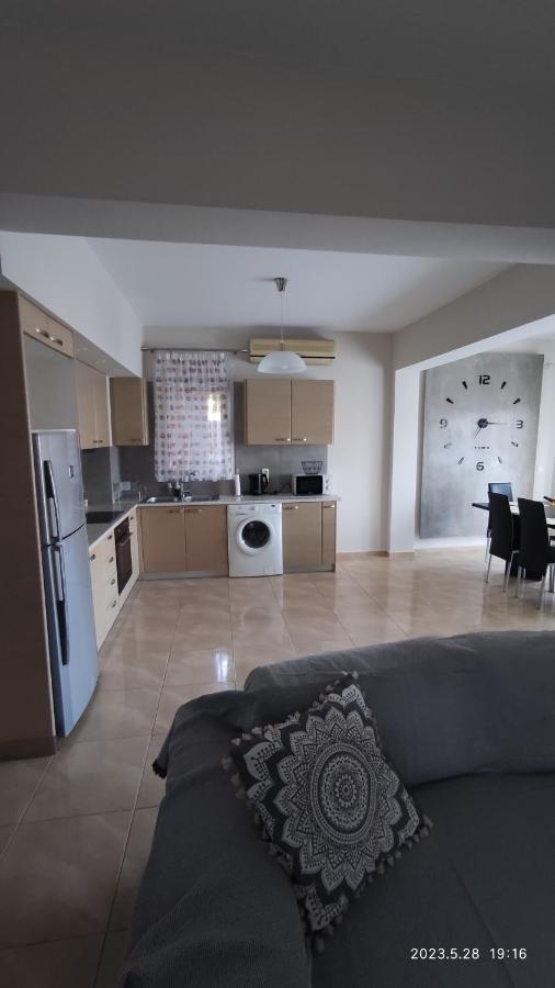 Urbi Garden Apartment Artemida  Exterior photo